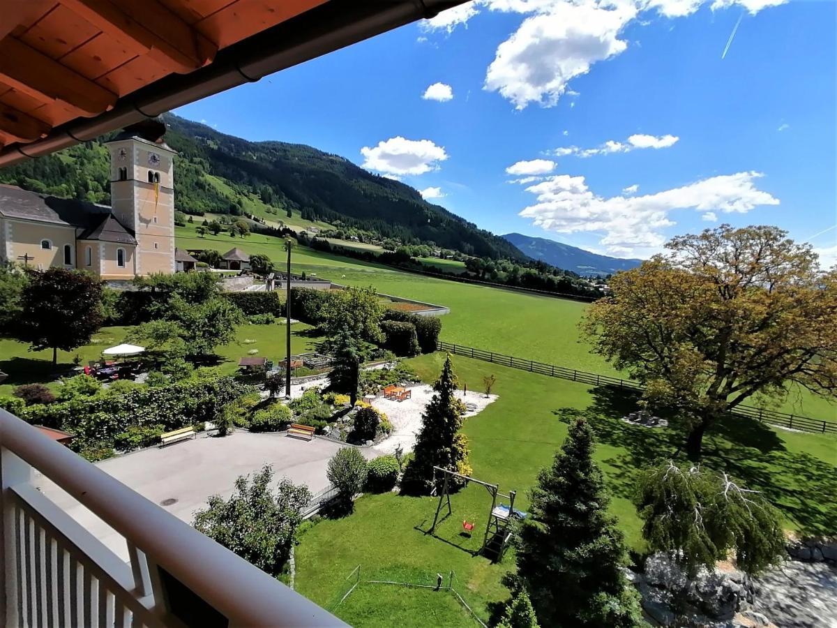Hotel Berghof Millstatt Exterior photo